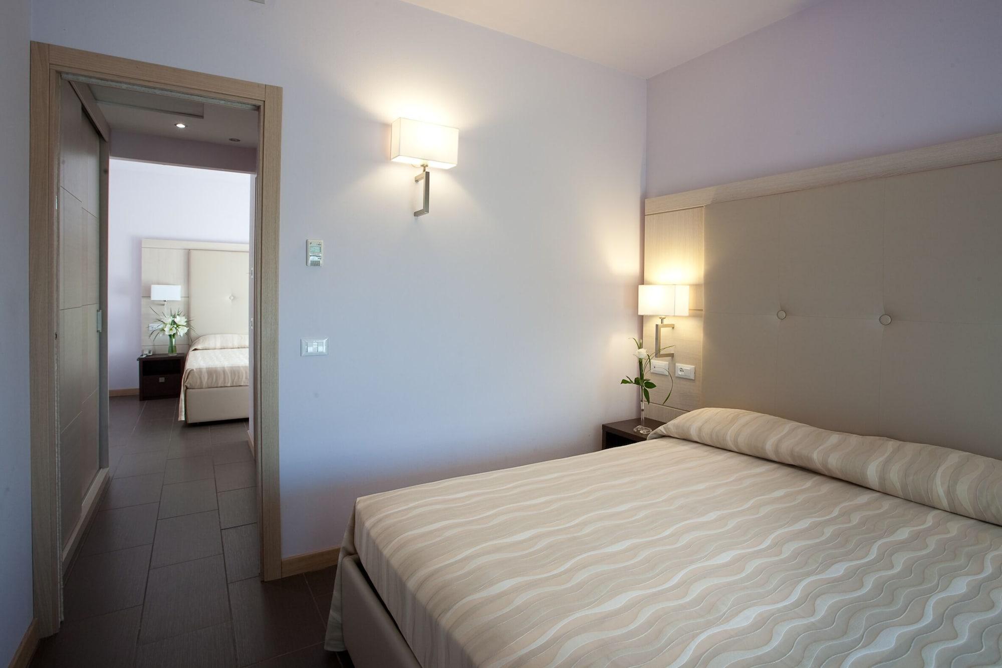 Hotel Porto Azzurro Sirmione Esterno foto