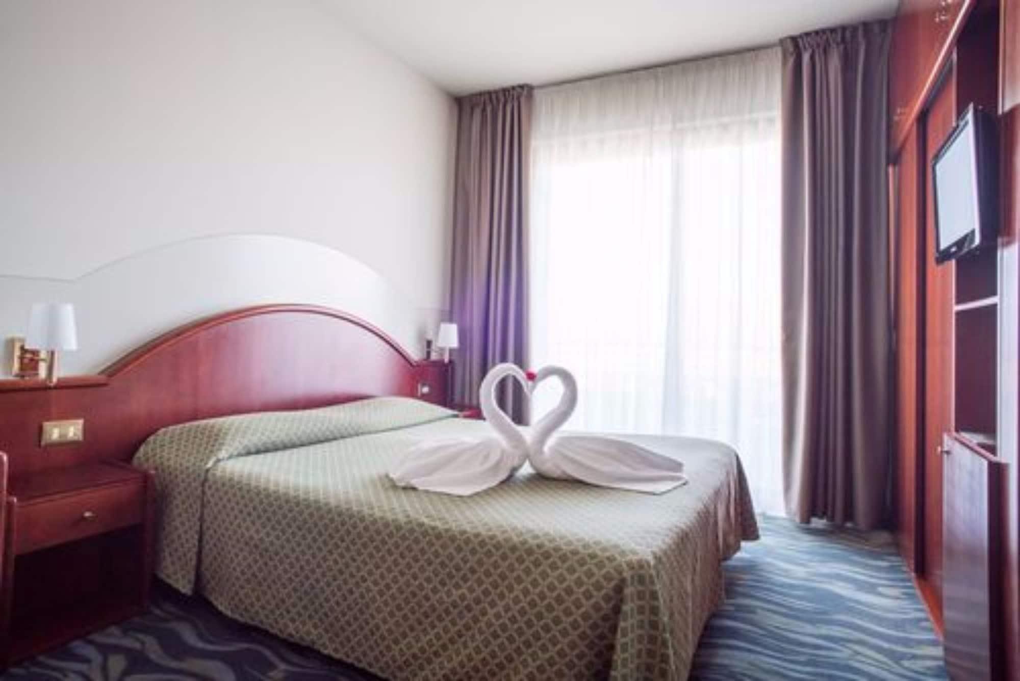Hotel Porto Azzurro Sirmione Esterno foto