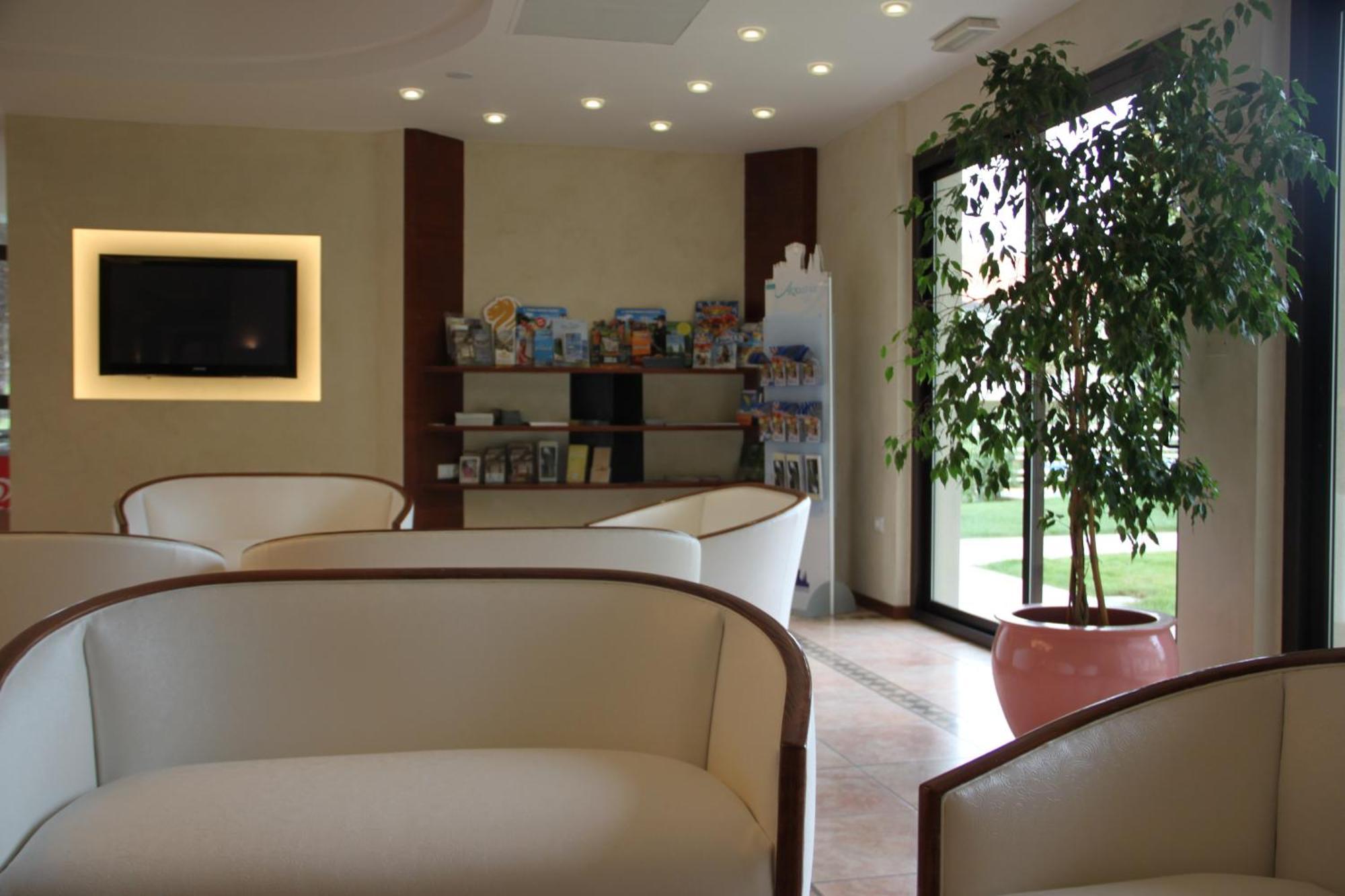 Hotel Porto Azzurro Sirmione Esterno foto