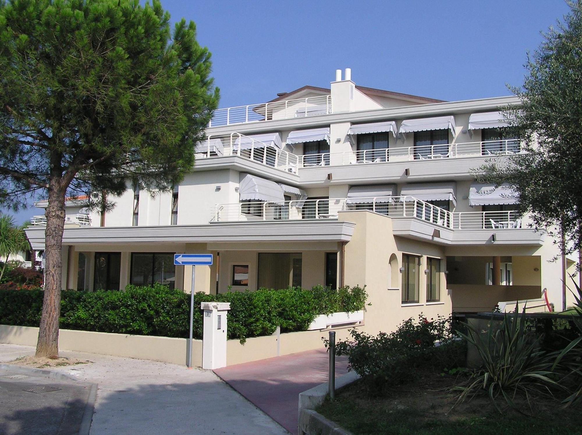 Hotel Porto Azzurro Sirmione Esterno foto